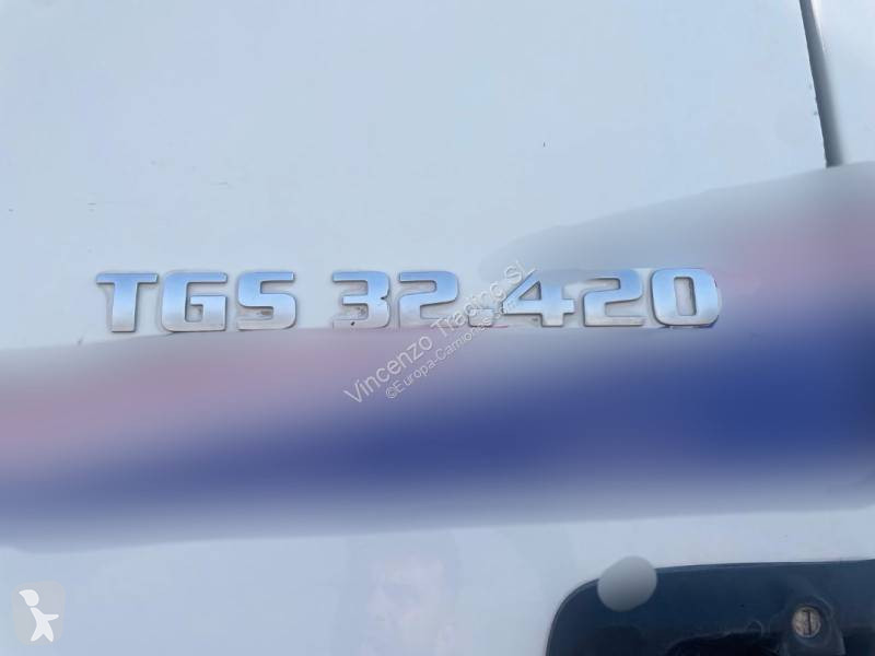 Camión MAN 32.420