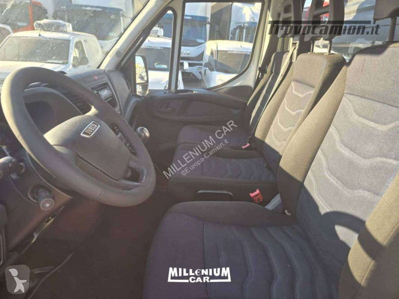 Camión Iveco 35-12 RIBALTABILE TRILATERALE 2017