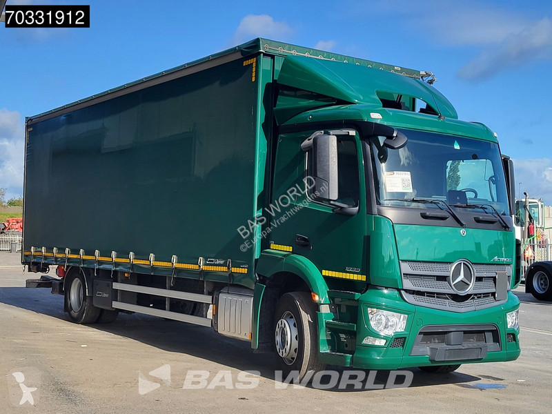 Camión Mercedes 1833 4X2 18tonner curtainsides...