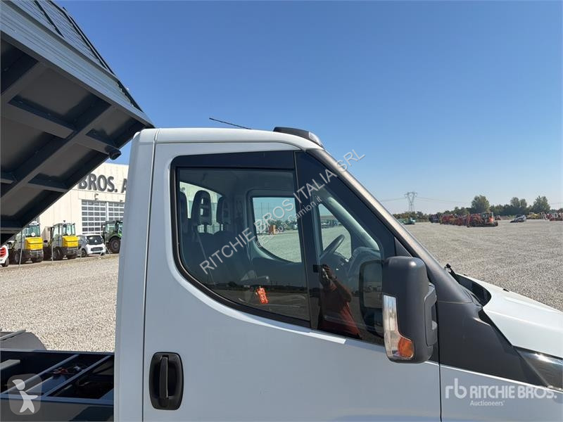 Furgoneta Iveco Dump Truck