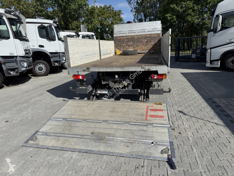 Camión DAF LF 210.12 Kran Palfinger 4501