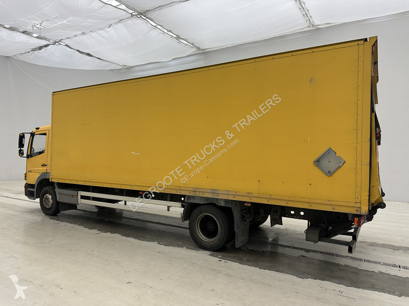 Camión Mercedes 1218