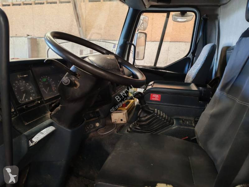 Camión Renault 260