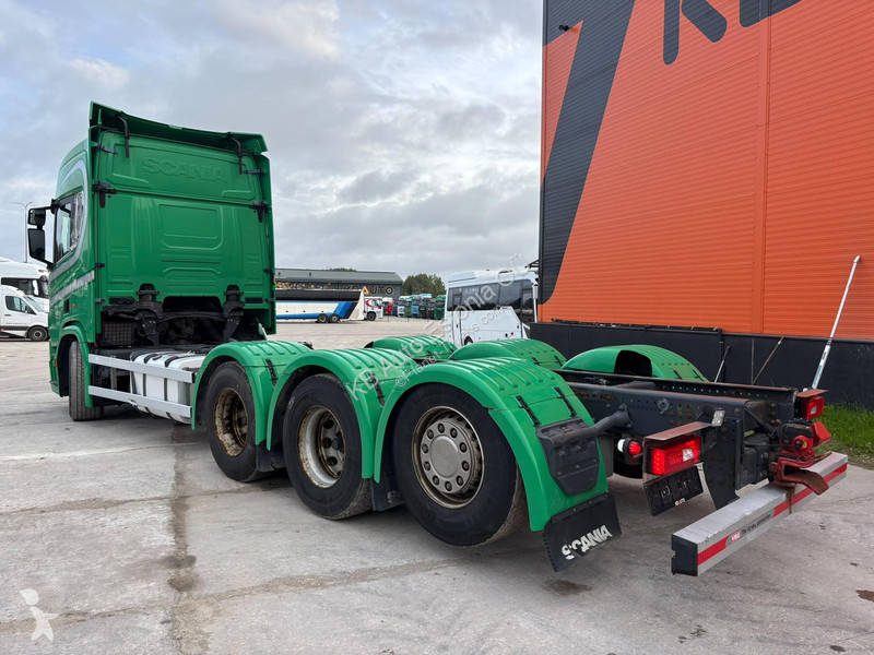 Camión Scania R 650 8x4*4 RETARDER / CHASSIS...