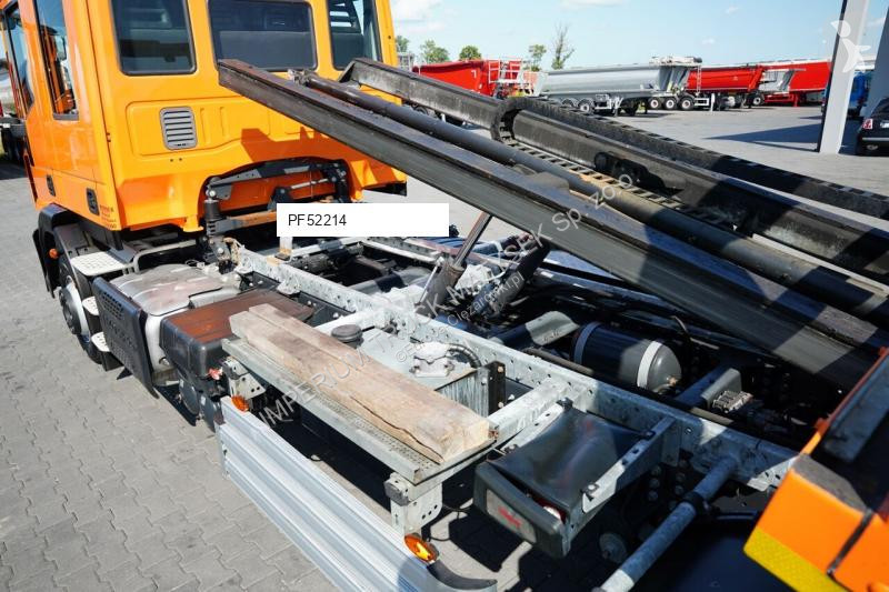 Camión Iveco EUROCARGO / LAWETA HYDRAULICZNA /...