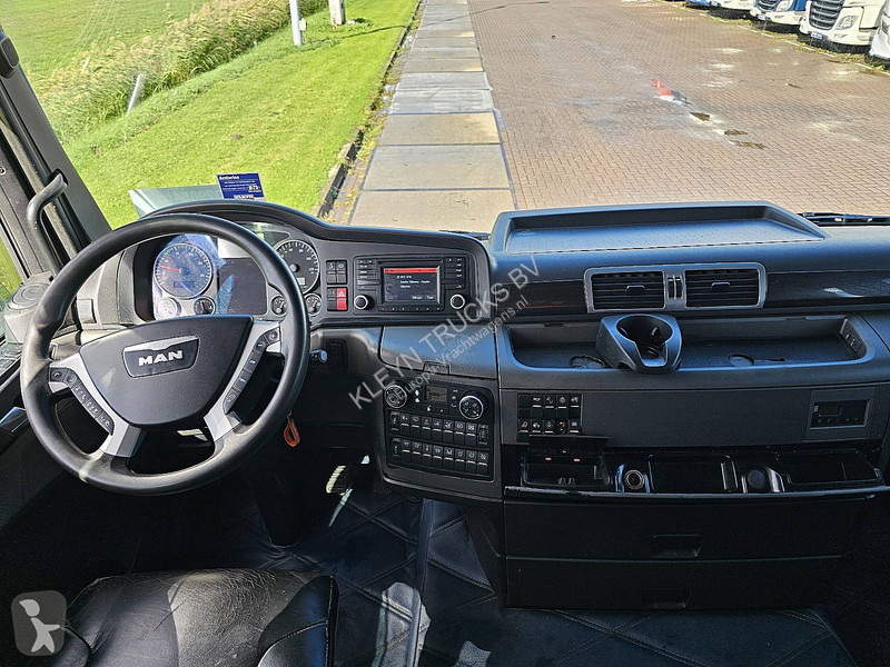 Camión MAN 26.560  6x2-4 Chassis