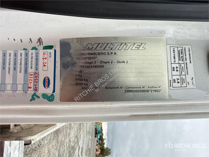 Camion Renault Multitel Pagliero MJ201 20 m on...