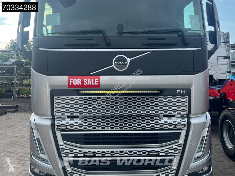 Kamion Volvo 540  8X4 Krok IN19-23 Recovery...