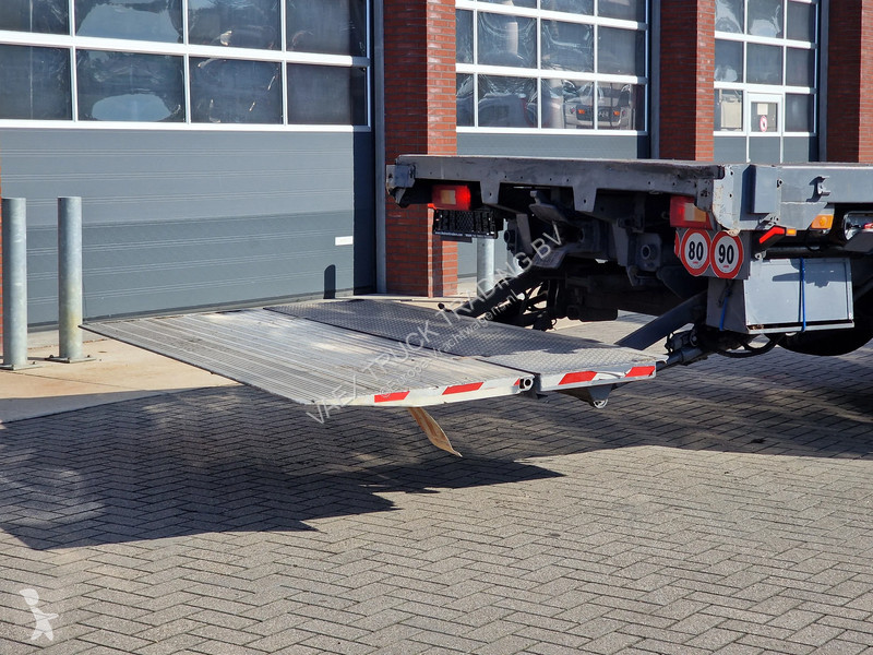 Kamion Volvo 420 6x2 - Flatbed - Loadlift - I...