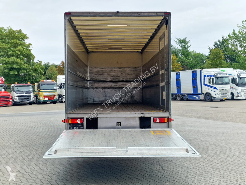 Camión Volvo 250 4x2 - Box - Loadlift - A/C -...