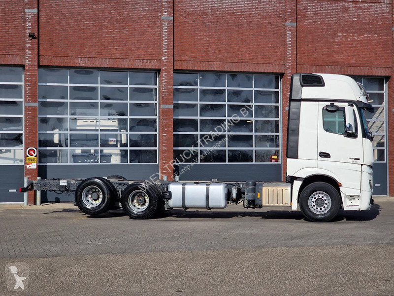 Kamion Mercedes 2663 Gigaspace 6x2 - Retarder -...