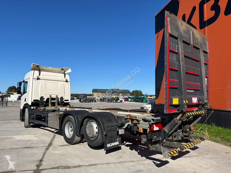 Camión Scania P 500 6x2*4 9 TON FRONT AXE /...