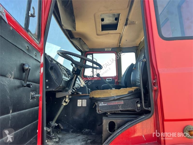 Camión Astra 1 T/A Dump Truck (Inoperable)