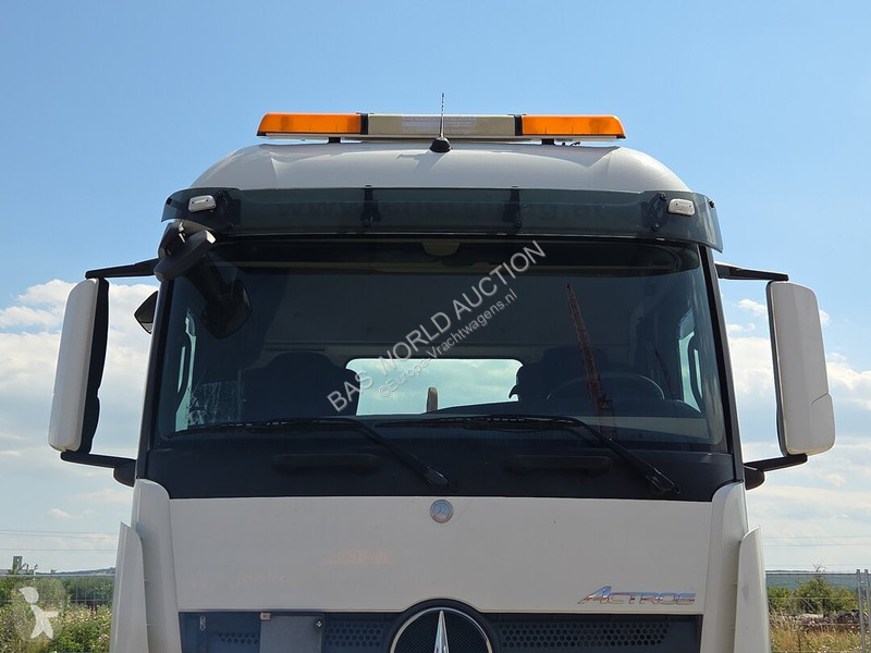 شاحنة Mercedes 2545