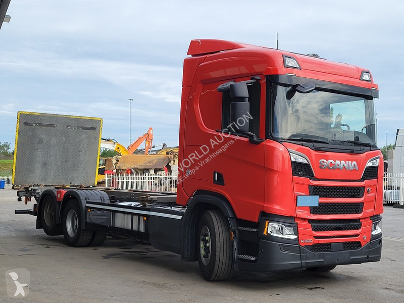 Camião Scania 520