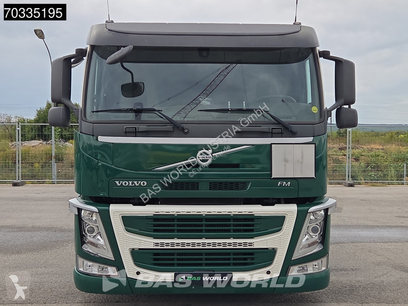 Camion Volvo 460 6X2 700cm platform...