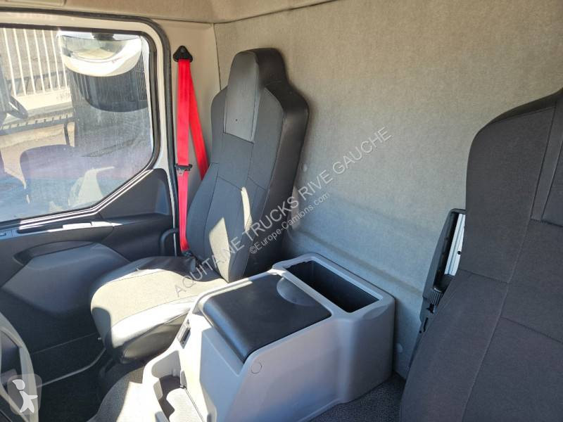 Camion Renault 210 7.5 DTI 5
