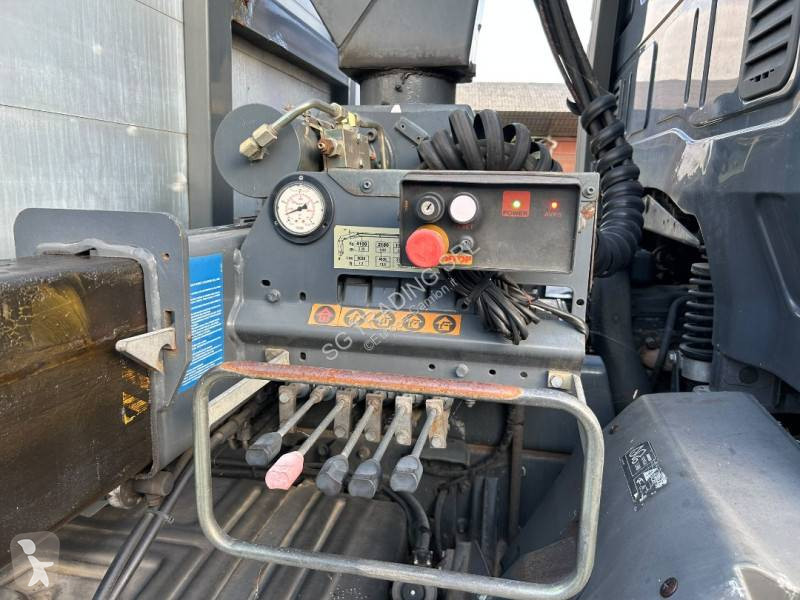 Iveco 180 E 28 truck