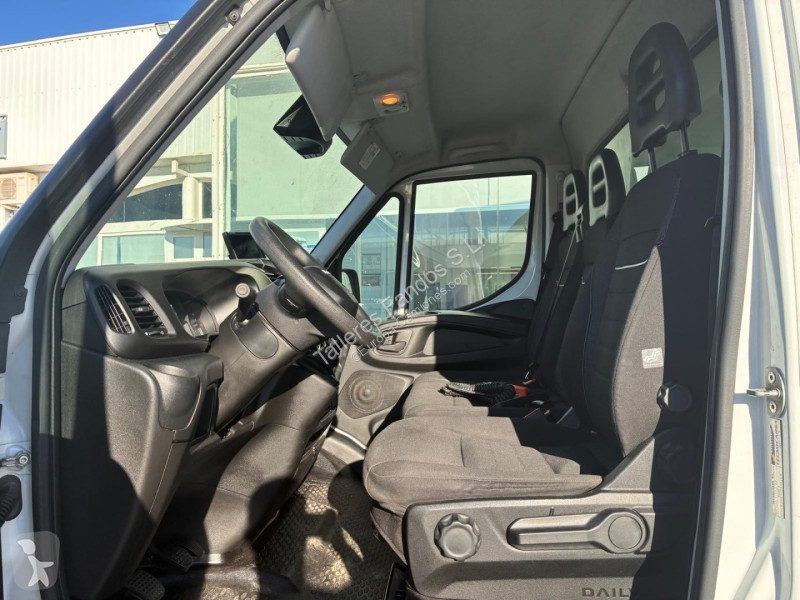 Грузовик Iveco  35C16H3.0