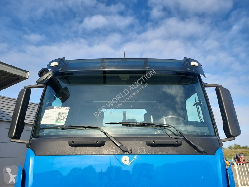 Lastbil Mercedes 3245