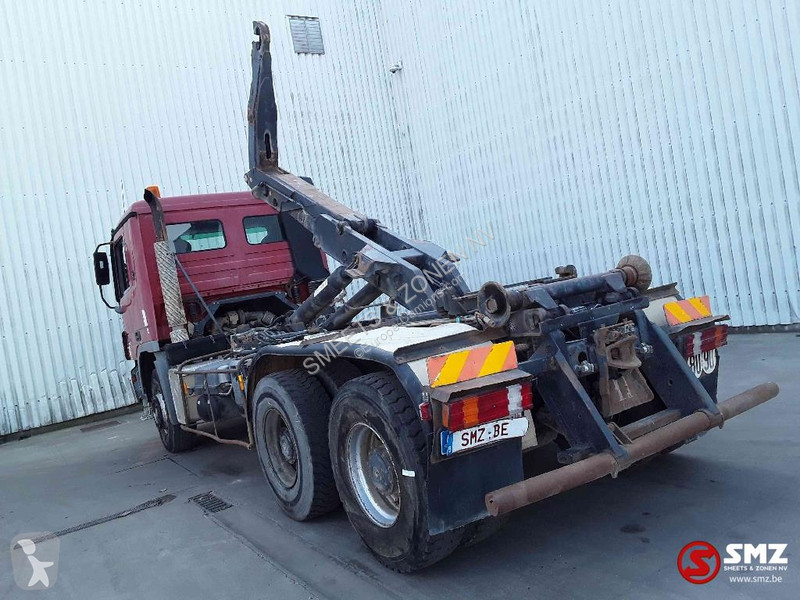 Lastbil Mercedes 3341