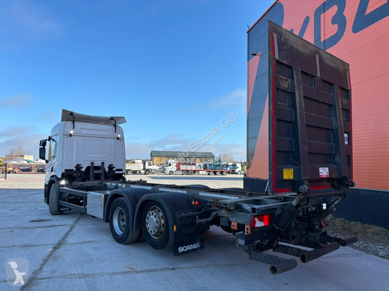 Camión Scania P 500 6x2*4 9 TON FRONT AXE /...