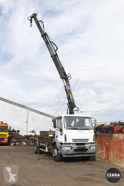 Camión Iveco 180E28 HIAB 122-2 HiDUO LOW KM