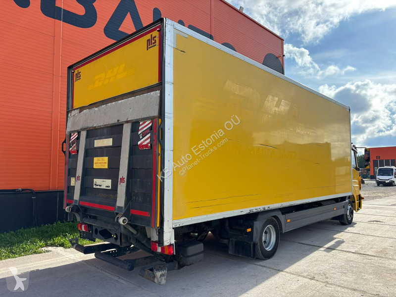 Грузовик Mercedes 1218 4x2