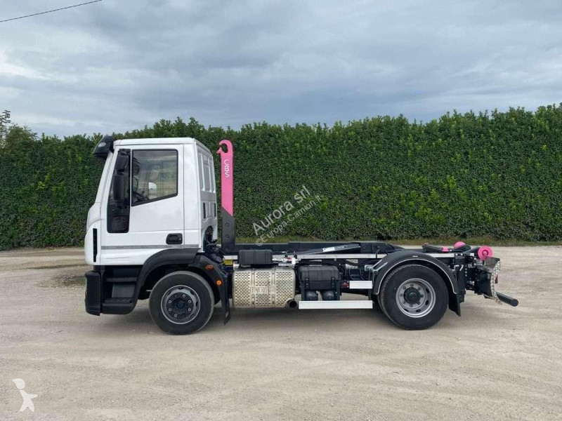 Camion Iveco EUROCARGO 120E25 SCARRABILE