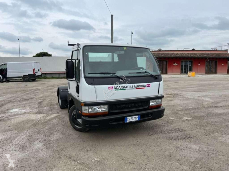 Camion Mitsubishi CANTER 3.0 SCARRABILE