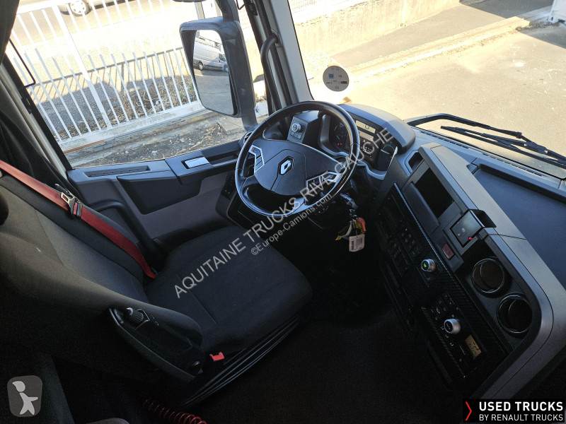 Камион Renault