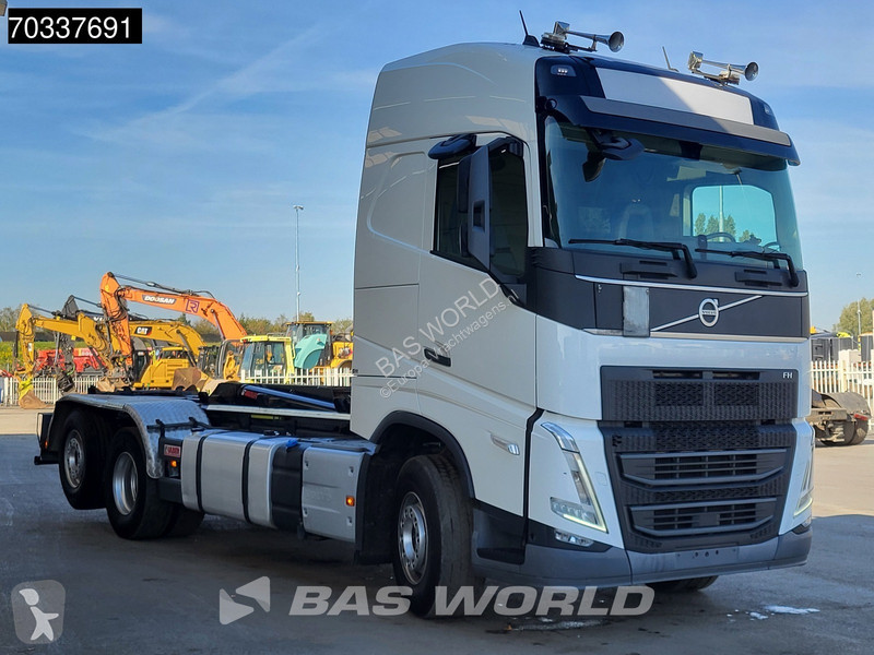 Kamion Volvo 500 6X2 HIAB ULT21S61...