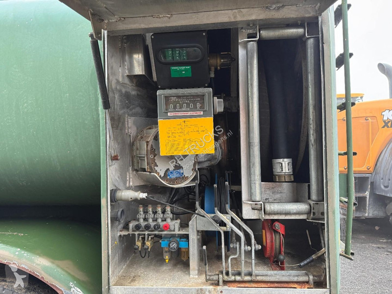 Kamion Volvo 6X4 Robson-Drive + TANK 14.000 LITER