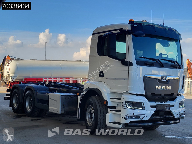 MAN 26.520 6X4 NEW! HIAB OPT20S56...