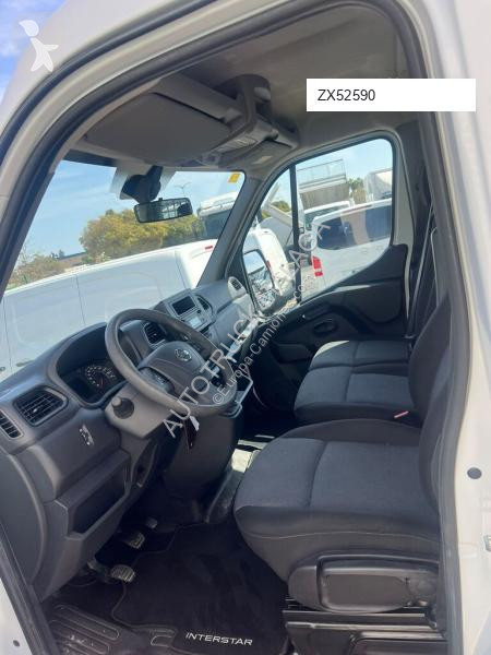 Véhicule utilitaire Nissan