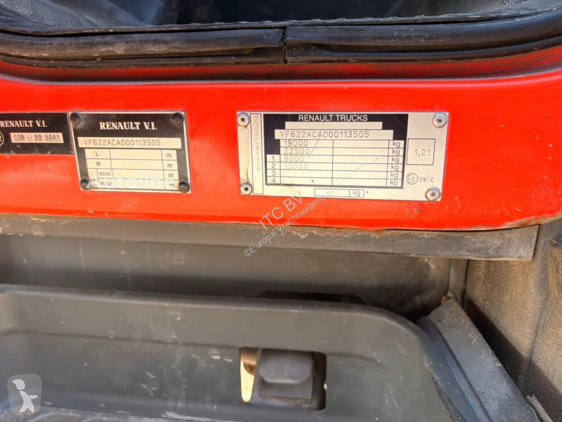 Renault 270 FASSI KRAAN + PALFINGER LAADKLEP truck