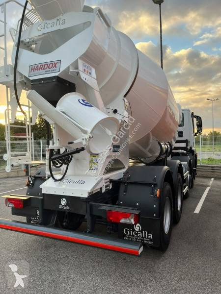 Béton Iveco 460