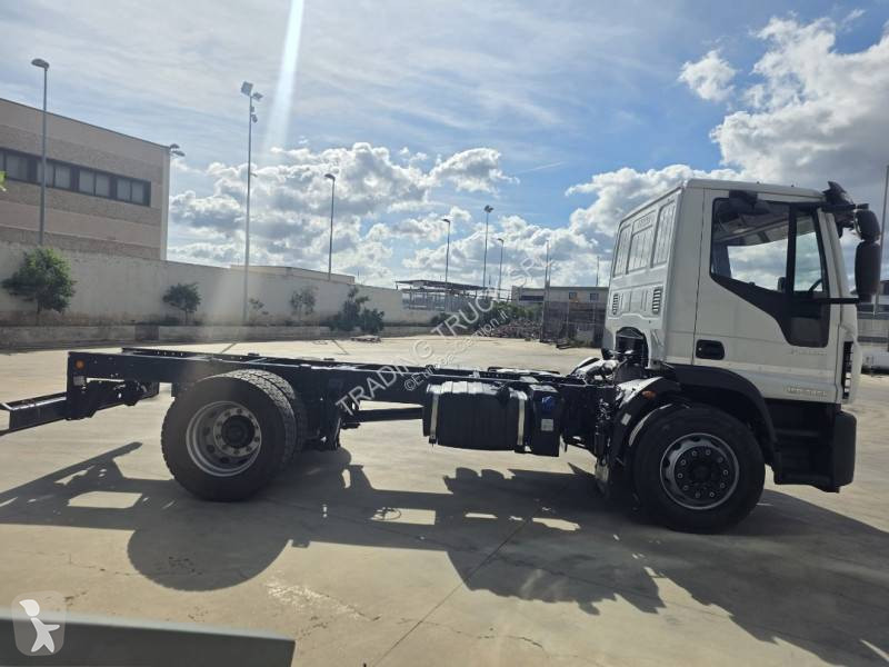 Lastbil Iveco 180 E 28