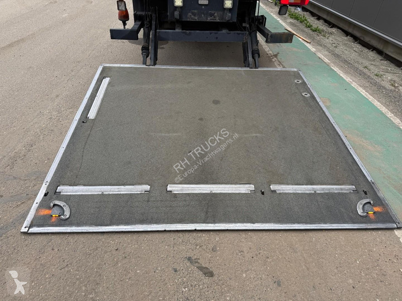 Kamion Volvo 330 6X2 EURO 6 + FRIGOBLOCK +...