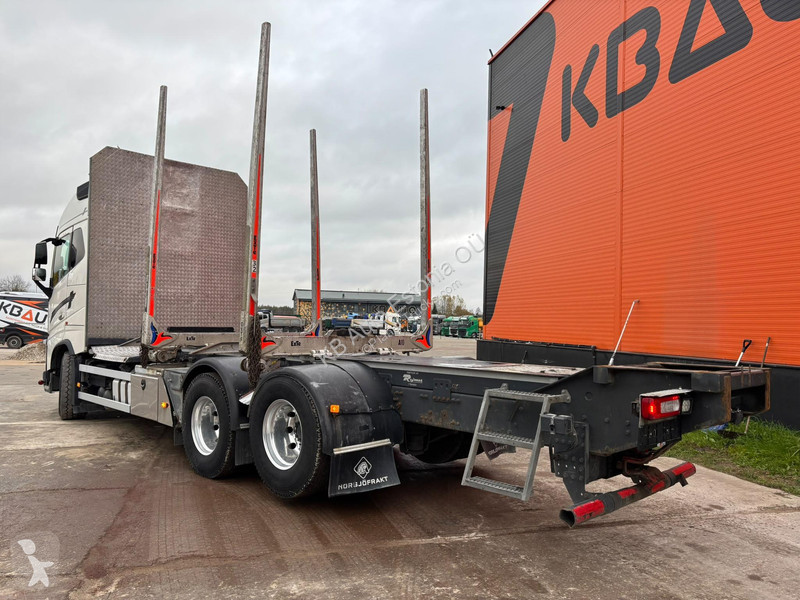 Volvo 650 6x4 HYDRAULICS / TANDEM AXLE LIFT truck