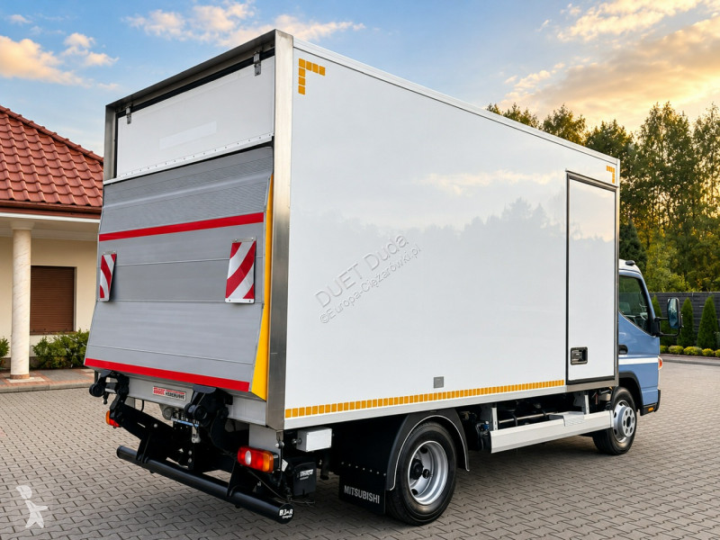 Kamion Mitsubishi 7C18 3.0/180 KM Chłodnia Mroźnia