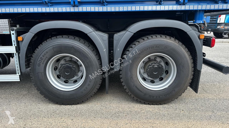 MAN TGS 33.520 6x4 truck