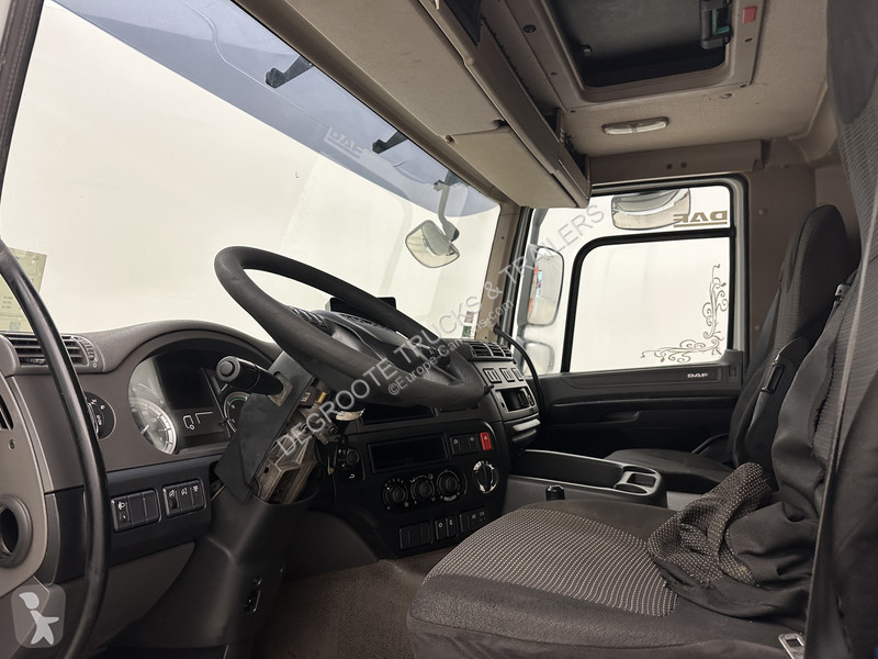 DAF 400 - 8x4 truck