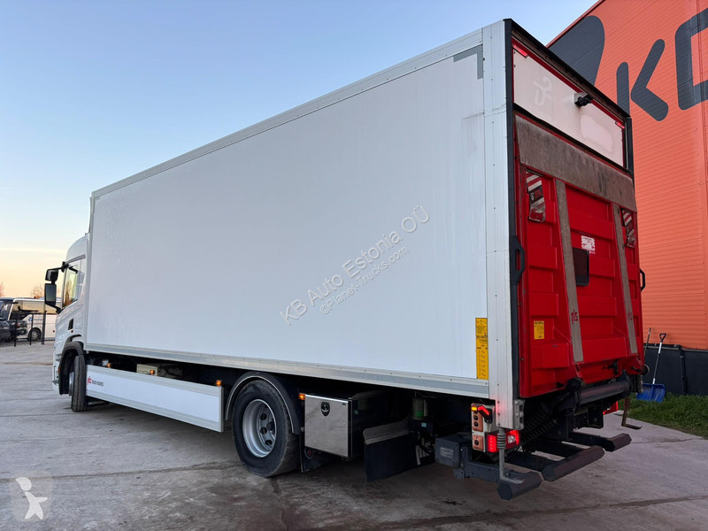 Kamion Scania P 280 4x2 MITSUBISHI / BOX =7742 mm