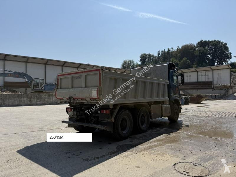 Kamion Mercedes 2851 6x4
