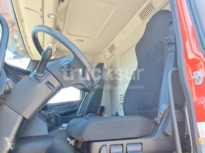 Iveco AD190E34S/P + THERMOKING T1000R truck