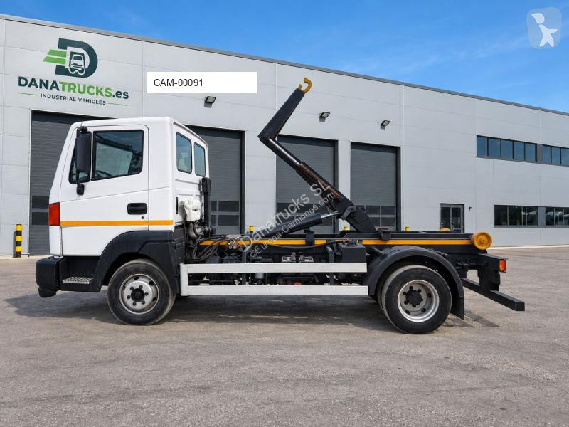 Nissan 5 Tn truck