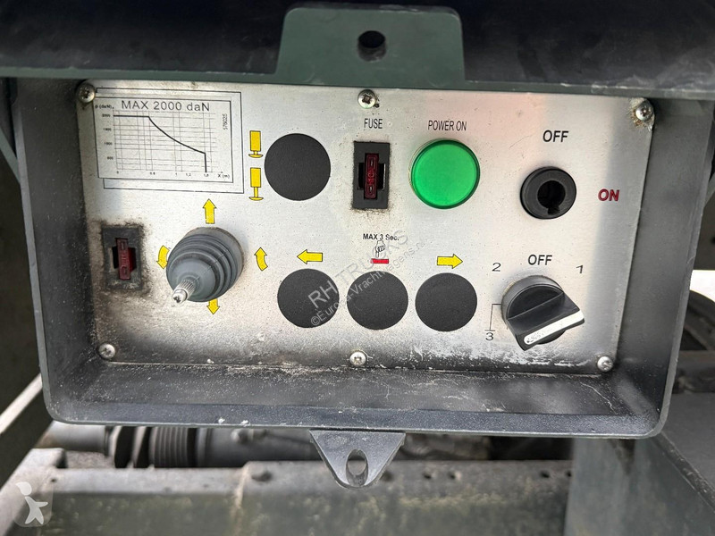 Kamion Mercedes 2124 4x2 EURO 6 + BOX 8,60...