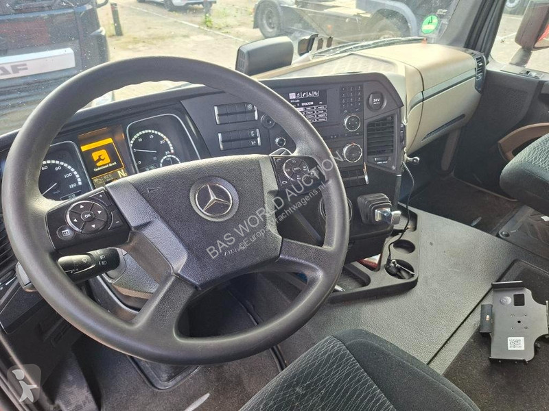 Mercedes actros 1942 truck