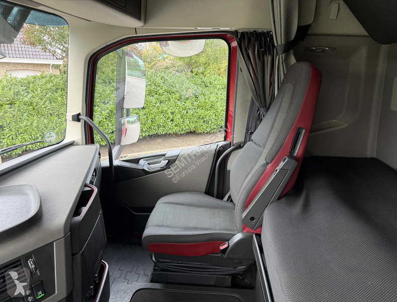 شاحنة Volvo 13500 I-PARK COOL CARRIER TRS...